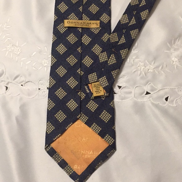 Donna Karan tie - Picture 3 of 3